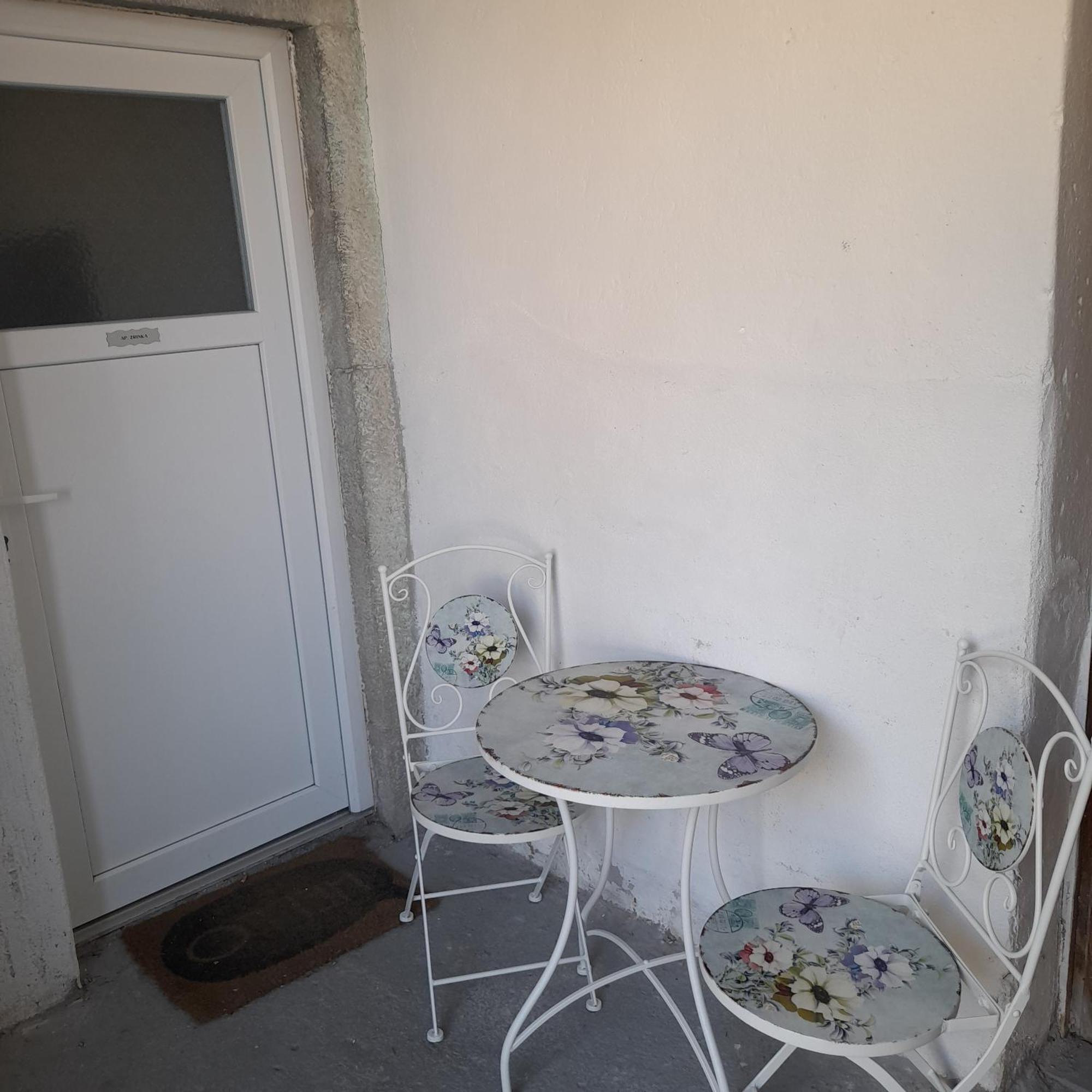 Apartman Zrinka Йесенице Екстериор снимка
